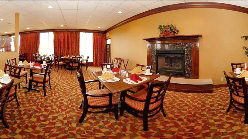 Imagen del bar/restaurante del Hotel Quality Inn And Conference Center, Fremont. Foto 2