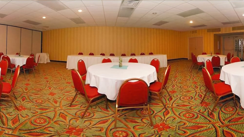 Imagen de los interiores del Hotel Quality Inn And Conference Center, Fremont. Foto 18