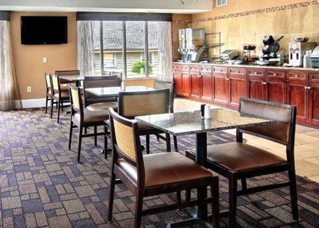 Imagen del bar/restaurante del Hotel Quality Inn And Suites Greenville Near Downtown. Foto 3