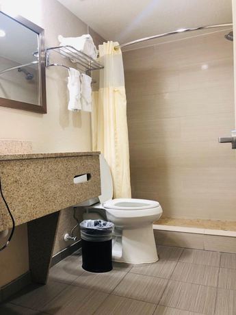 Imagen de la habitación del Hotel Quality Inn And Suites Heritage Park. Foto 8