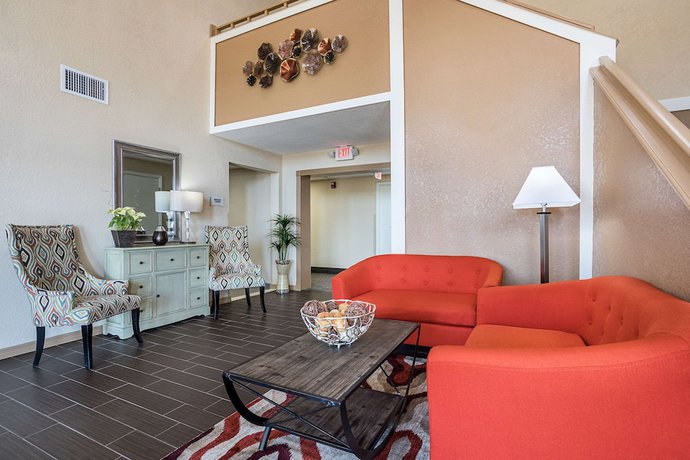 Imagen de los interiores del Hotel Quality Inn And Suites Heritage Park. Foto 17