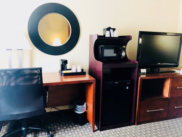 Imagen de la habitación del Hotel Quality Inn And Suites Heritage Park. Foto 12