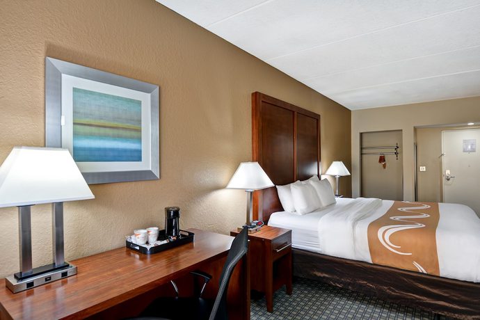 Imagen de la habitación del Hotel Quality Inn And Suites Heritage Park. Foto 14