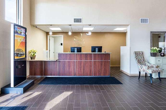 Imagen de los interiores del Hotel Quality Inn And Suites Heritage Park. Foto 19
