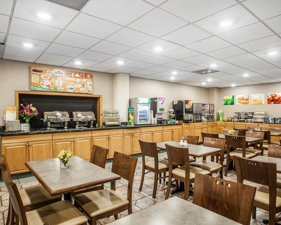 Imagen del bar/restaurante del Hotel Quality Inn And Suites Seattle Center. Foto 3