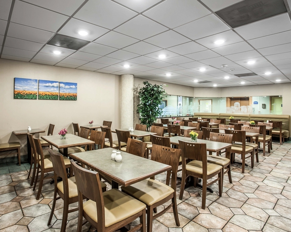 Imagen del bar/restaurante del Hotel Quality Inn And Suites Seattle Center. Foto 6