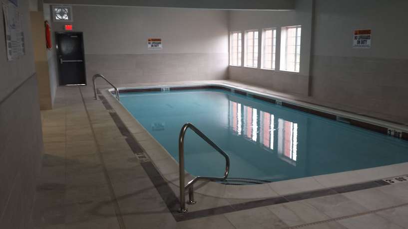 Imagen de la piscina del Hotel Quality Inn And Suites, Star City. Foto 17