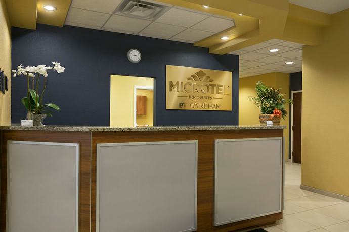 Imagen de los interiores del Hotel Quality Inn And Suites, Washington . Foto 8