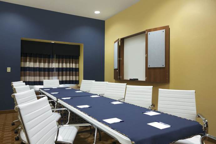 Imagen de los interiores del Hotel Quality Inn And Suites, Washington . Foto 10
