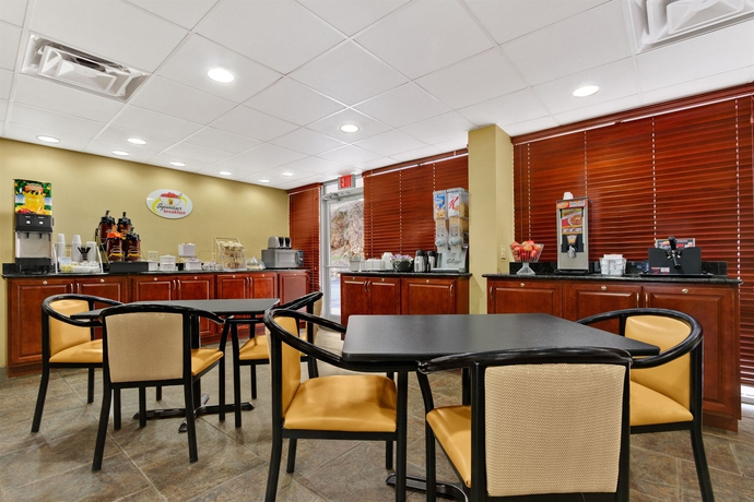 Imagen del bar/restaurante del Hotel Quality Inn Asheville Downtown Tunnel Road. Foto 3