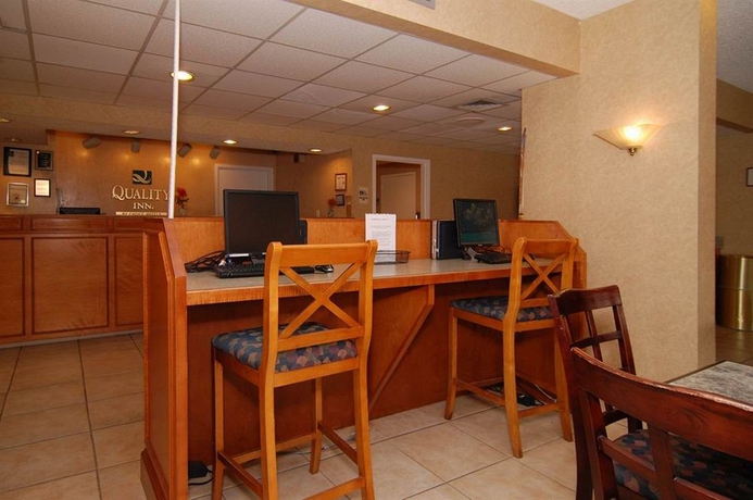 Imagen de los interiores del Hotel Quality Inn At Arlington Highlands. Foto 10