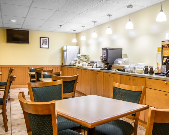 Imagen del bar/restaurante del Hotel Quality Inn At Bangor Mall. Foto 2
