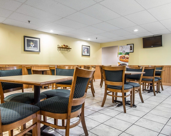 Imagen del bar/restaurante del Hotel Quality Inn At Bangor Mall. Foto 3