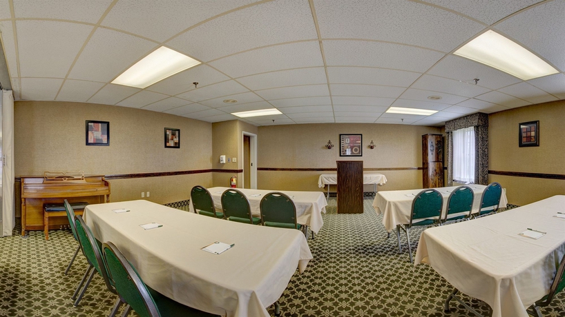Imagen de los interiores del Hotel Quality Inn At Bangor Mall. Foto 15