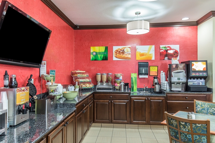 Imagen del bar/restaurante del Hotel Quality Inn At Collins Road - Cedar Rapids. Foto 5
