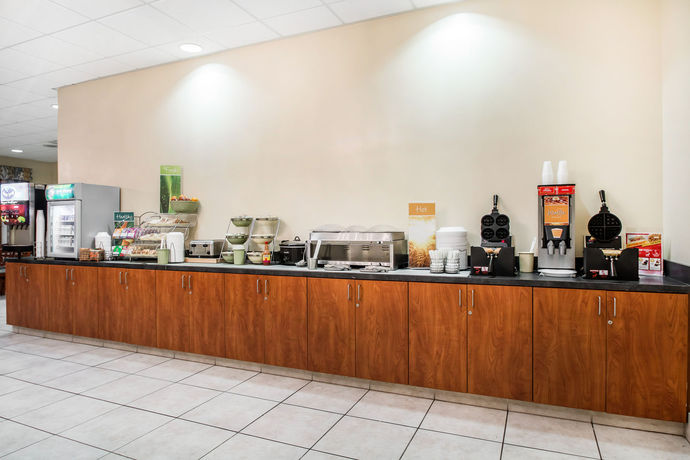 Imagen del bar/restaurante del Hotel Quality Inn At Town Center. Foto 4