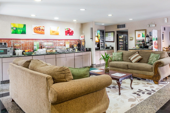 Imagen del bar/restaurante del Hotel Quality Inn Atlanta Northlake. Foto 2