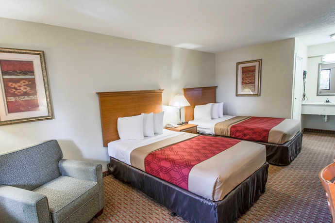 Imagen de la habitación del Hotel Quality Inn Atlantic Beach - Mayo Clinic Jax Area. Foto 9