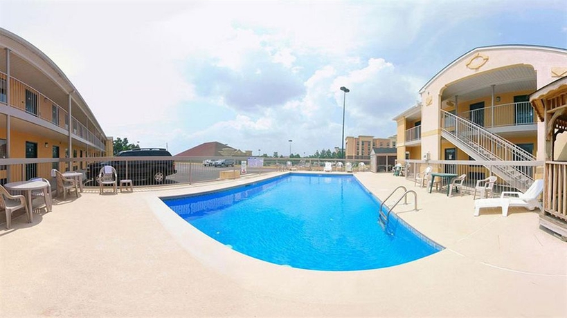 Imagen de la piscina del Hotel Quality Inn Augusta West Near Fort Eisenhower. Foto 15