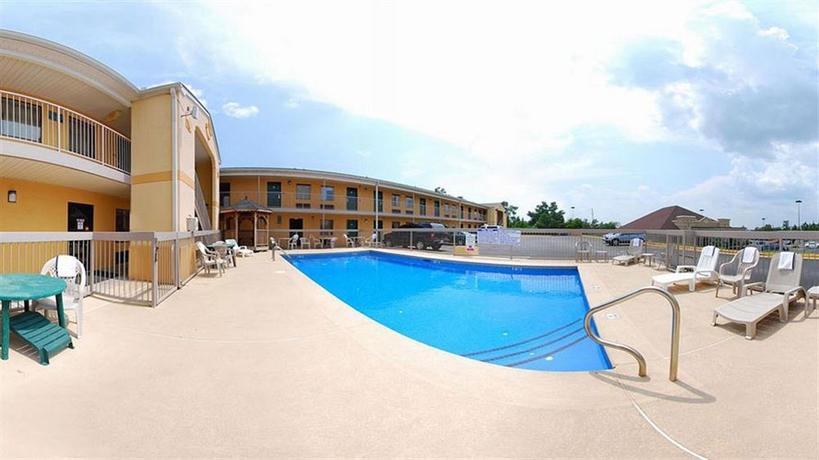 Imagen de la piscina del Hotel Quality Inn Augusta West Near Fort Eisenhower. Foto 16