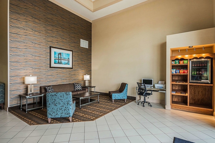 Imagen de los interiores del Hotel Quality Inn, Berea. Foto 15