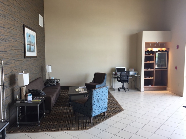 Imagen de los interiores del Hotel Quality Inn, Berea. Foto 18