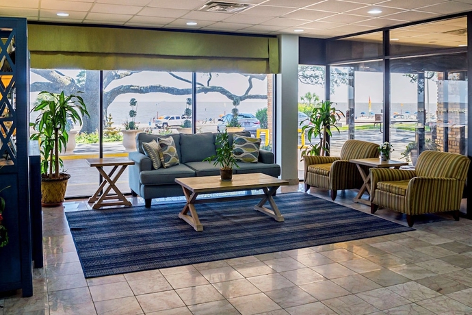 Imagen de los interiores del Hotel Quality Inn Biloxi Beach. Foto 18