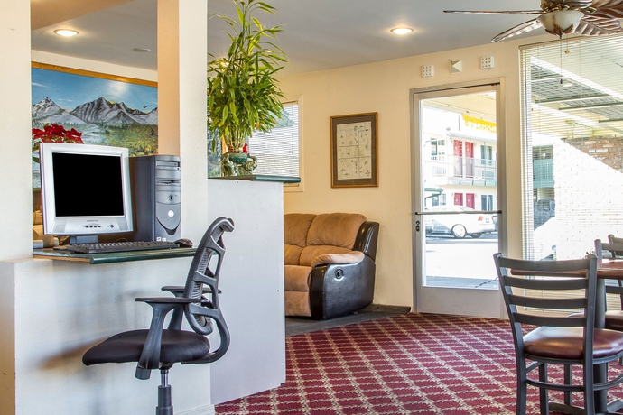 Imagen de los interiores del Hotel Quality Inn Bishop Near Mammoth. Foto 16