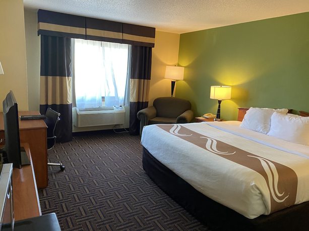 Imagen de la habitación del Hotel Quality Inn Bolingbrook I-55. Foto 8
