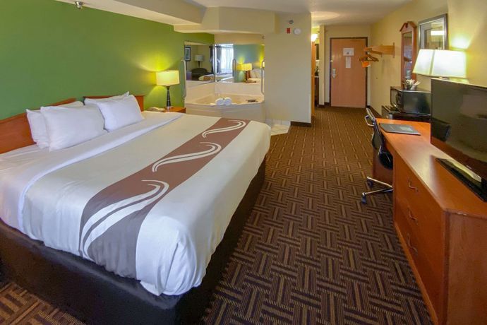 Imagen de la habitación del Hotel Quality Inn Bolingbrook I-55. Foto 10