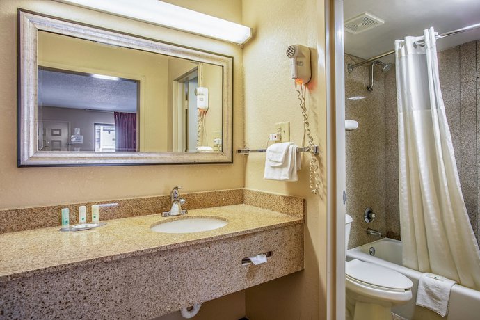 Imagen de la habitación del Hotel Quality Inn, Bowling Green. Foto 3