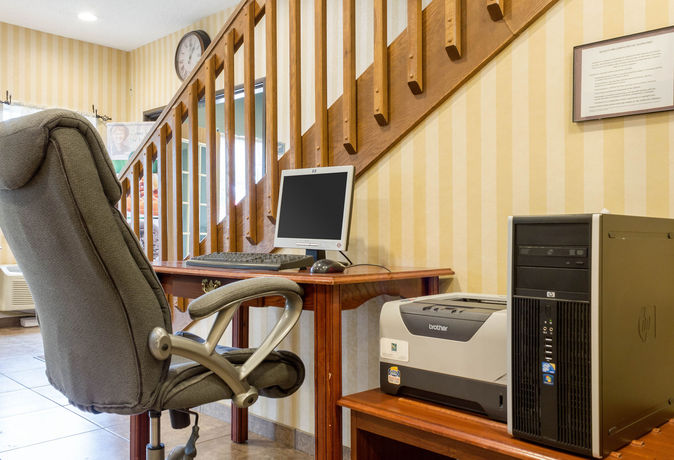 Imagen de los interiores del Hotel Quality Inn, Brookings. Foto 12