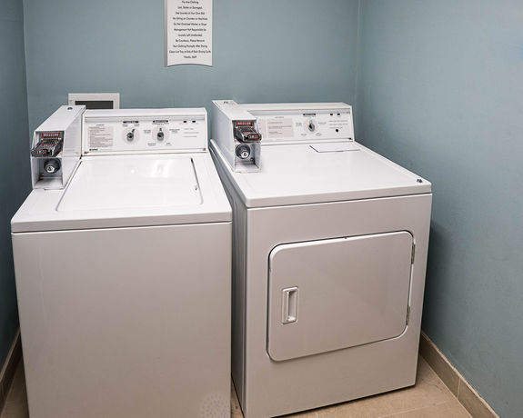 Imagen de los interiores del Hotel Quality Inn Brooklyn Center. Foto 15