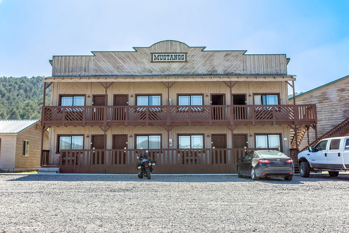 Imagen de los exteriores del Hotel Quality Inn Bryce Canyon. Foto 9