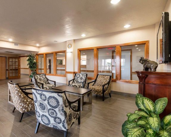 Imagen de los interiores del Hotel Quality Inn, Buffalo . Foto 17