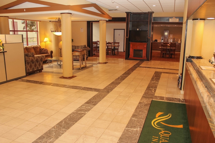 Imagen de los interiores del Hotel Quality Inn Buffalo Airport. Foto 13