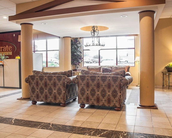Imagen de los interiores del Hotel Quality Inn Buffalo Airport. Foto 14