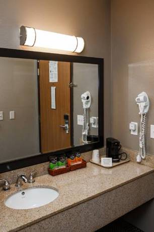 Imagen de la habitación del Hotel Quality Inn Burlington Near Hwy 34. Foto 7