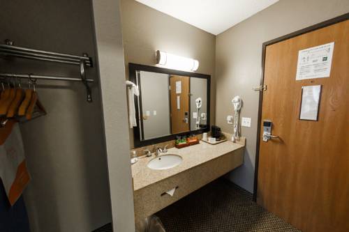 Imagen de la habitación del Hotel Quality Inn Burlington Near Hwy 34. Foto 11