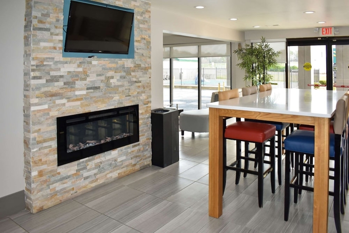 Imagen de los interiores del Hotel Quality Inn Calhoun North I-75. Foto 18