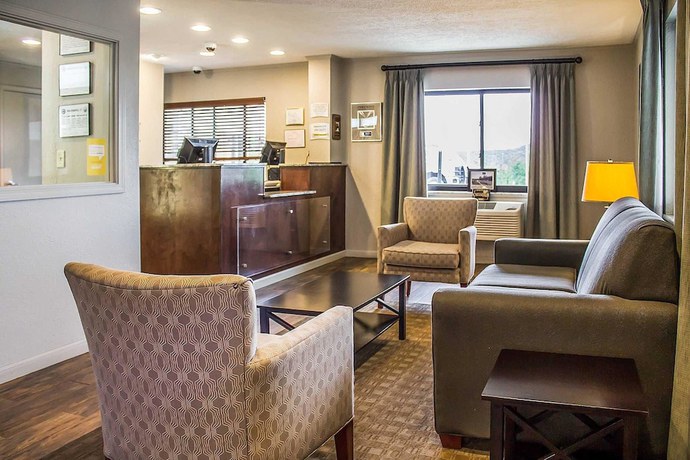 Imagen de los interiores del Hotel Quality Inn, Cambridge Area. Foto 11