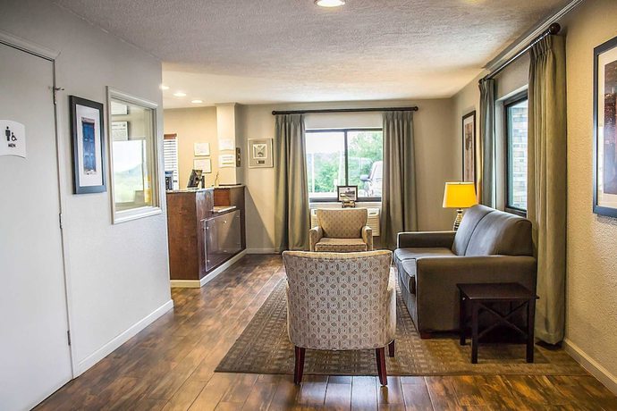 Imagen de los interiores del Hotel Quality Inn, Cambridge Area. Foto 13