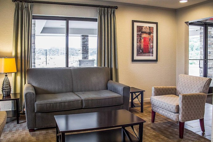 Imagen de los interiores del Hotel Quality Inn, Cambridge Area. Foto 16