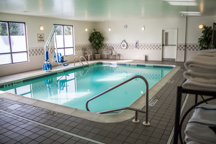 Imagen de la piscina del Hotel Quality Inn Central, Albany. Foto 14