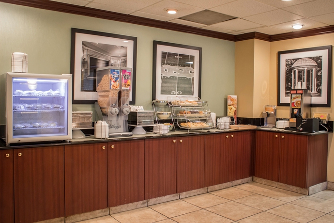 Imagen del bar/restaurante del Hotel Quality Inn, Chapel Hill. Foto 2