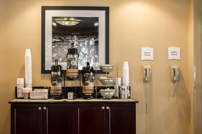 Imagen del bar/restaurante del Hotel Quality Inn, Chapel Hill. Foto 4