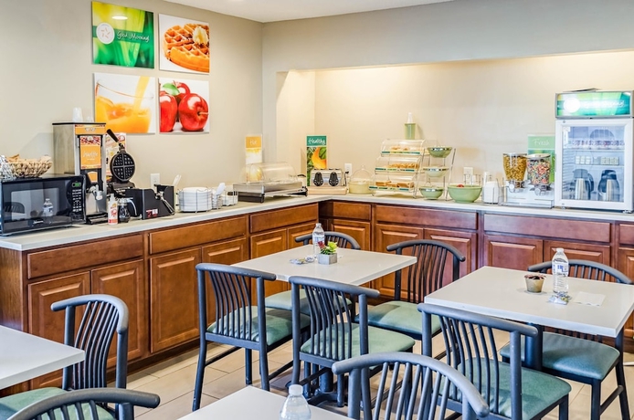 Imagen del bar/restaurante del Hotel Quality Inn Charleston - West Ashley. Foto 3