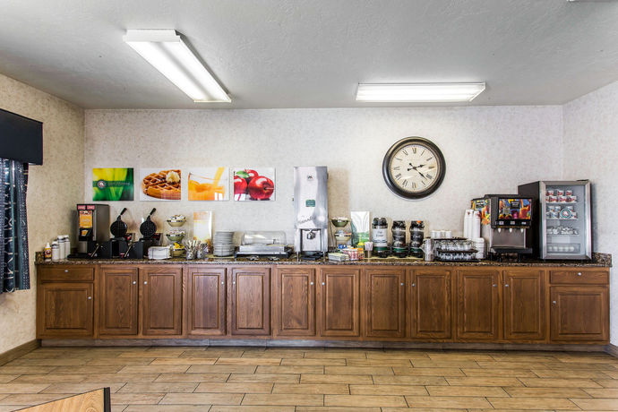 Imagen de los interiores del Hotel Quality Inn Cheyenne I-25 South. Foto 14