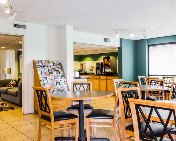 Imagen de los interiores del Hotel Quality Inn Coliseum. Foto 12