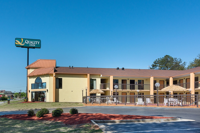 Imagen de los exteriores del Hotel Quality Inn Commerce. Foto 15
